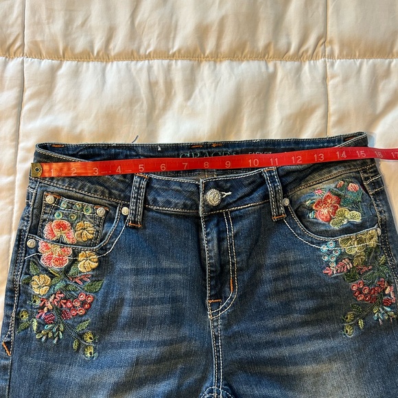 Grace in LA Women's Floral Embroidered Embellished Stonewashed Bootcut Jeans - Picture 7 of 9